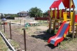 В рамках программы главы Кореновского городского поселения начались работы по обустройству детской игровой площадки на ул. Смоленской. 