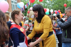 В Кореновске прошли торжественные линейки, посвященные "Последнему звонку"
